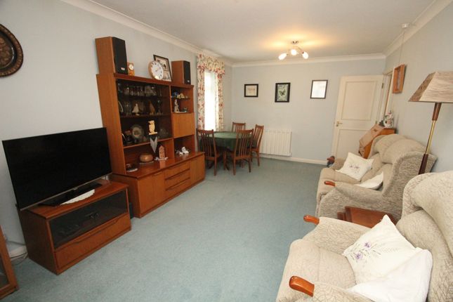 Flat for sale in Summerlands Lodge, Orpington