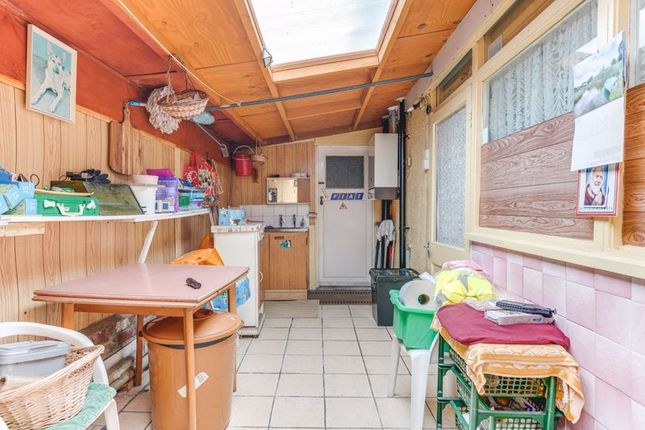 End terrace house for sale in Bedford Road, London