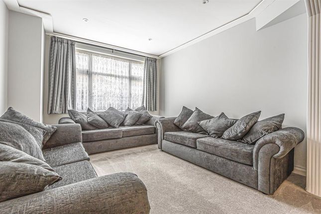 63, Cranford Drive, Hayes photo 3