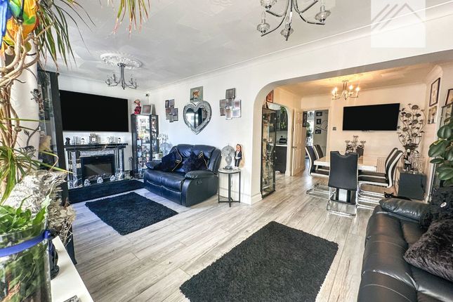 11 Seaview Road, Canvey Island photo 4