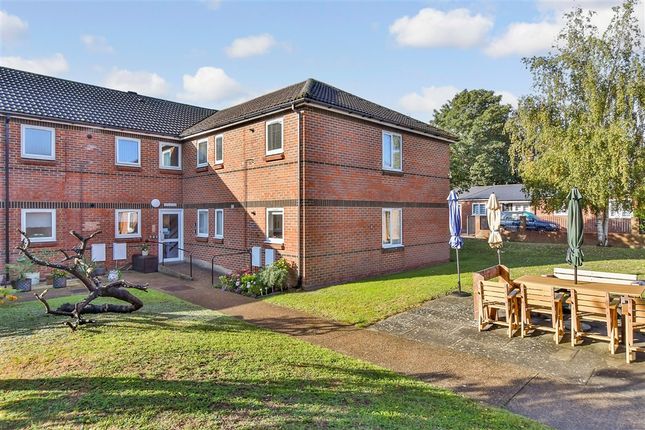 2-bed flat on Guardian Court Rainham, Gillingham, £165,000