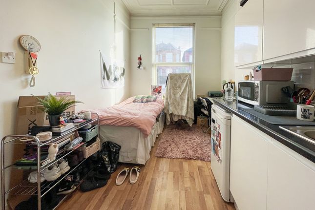 Flat 1 16, Manstone Road, London photo 2