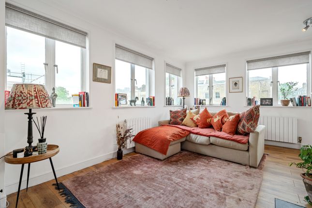 Thumbnail Flat for sale in Gibson Square, London