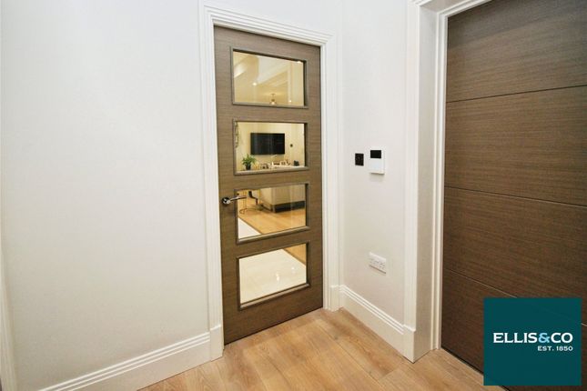 Flat 22, Spectrum Apartments, 90, Hillview Gardens, Hendon photo 4