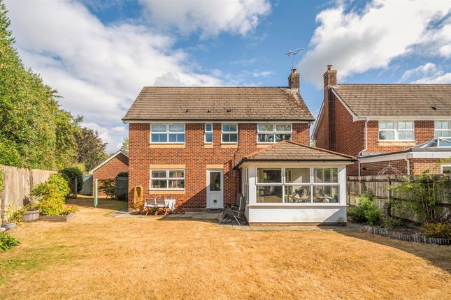 8, Tylston Meadow, Liphook photo 2