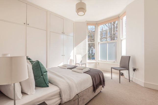 Flat 3, 68, Highbury Hill, London photo 4