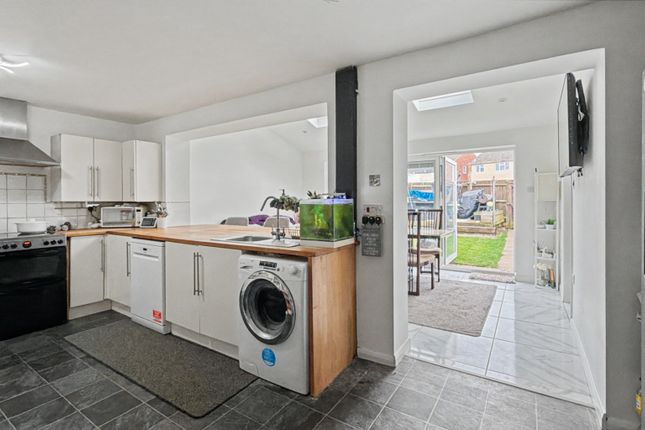 14, Woodpiece Road, Oxfordshire photo 2