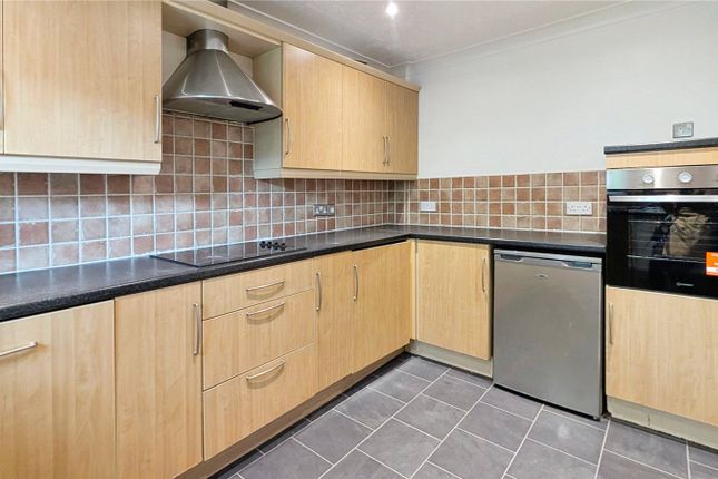 4, Morris Close, Croydon photo 3