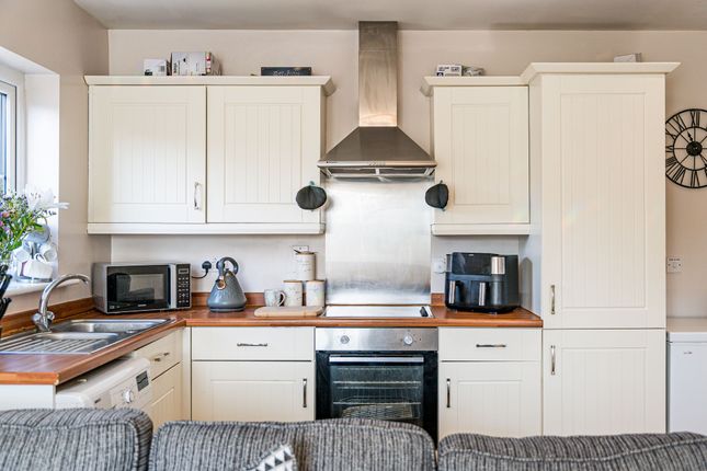 3 Farnworth Mews, Widnes photo 4