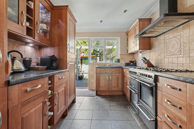 18, Cunningham Close, Southend-on-Sea photo 5
