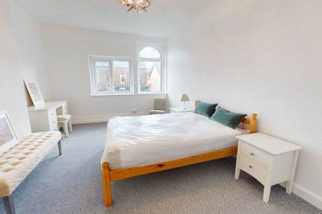 Flat to rent in Beulah Road, Rhiwbina, Cardiff