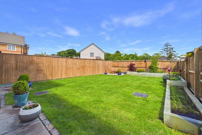 10, Hampshire Avenue, Bowgreave photo 3