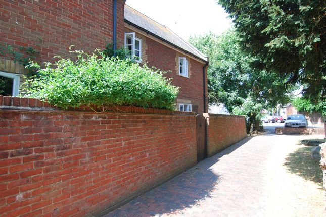 Room To Rent In Lawsons Mews Tonbridge Kent Tn9 Zoopla