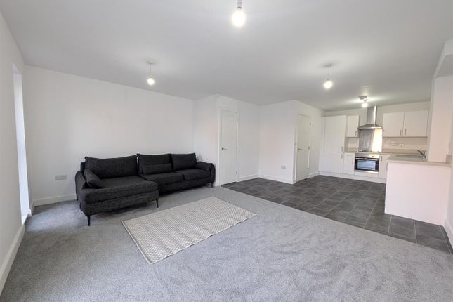 2J, Darmonds Green Avenue, Liverpool photo 2