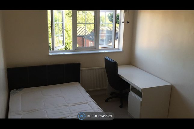Britten Close, Colchester photo 3