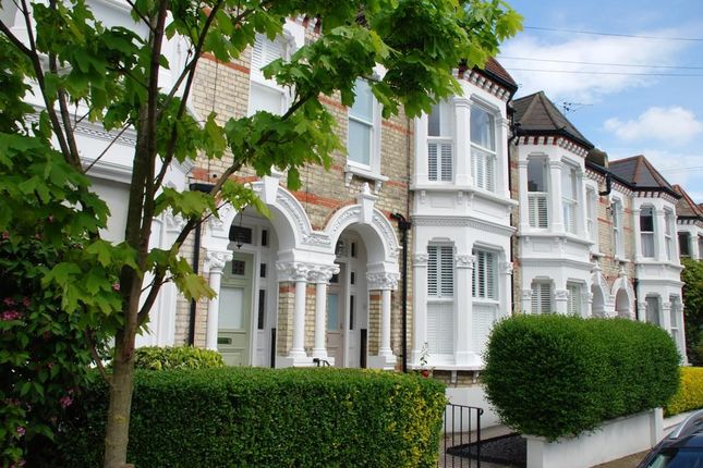 Thumbnail Property to rent in Calbourne Road, London