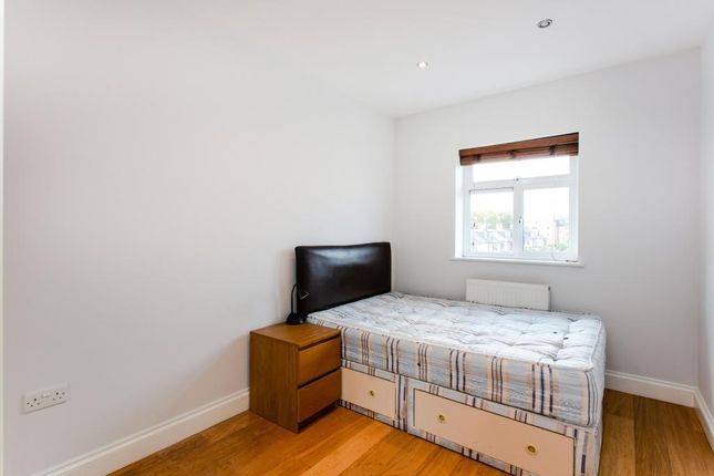 Flat to rent in Camden Road, London