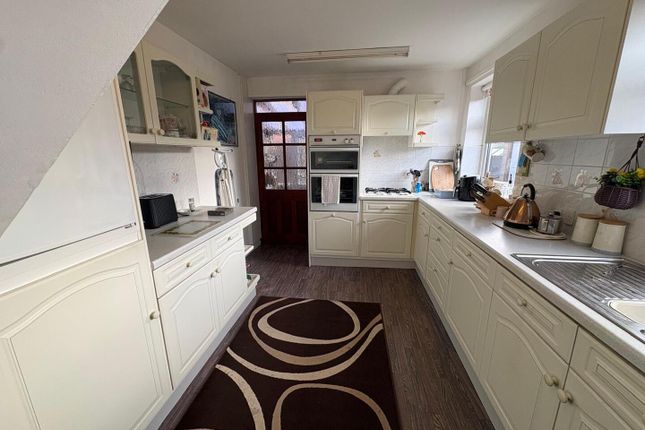 6, Rose Gardens, Neston photo 3