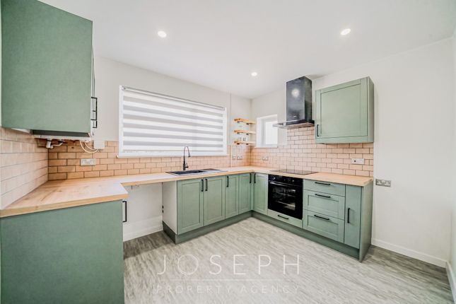 7 Middleton Close, Ipswich photo 3