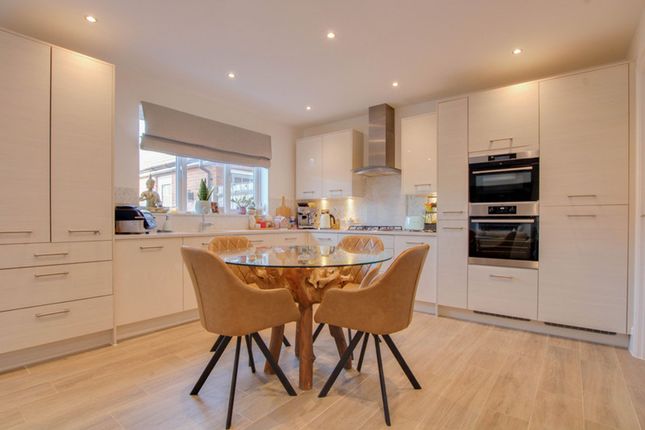21 Judge Drive, Basildon photo 3