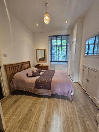 Thumbnail Terraced house to rent in Queenstown Road, Battersea
