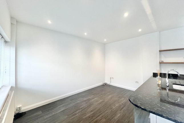 6, Victoria Road, Brentwood photo 4
