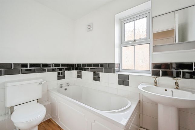 3, Pippin Court, ROTHERHAM photo 4
