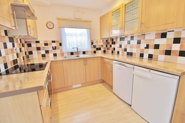 33, Henderson Park, Southsea photo 2