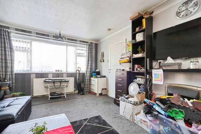 5, Shay Drive, Bradford photo 3