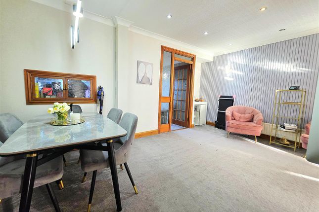 32, Clare Road, Greenford photo 2