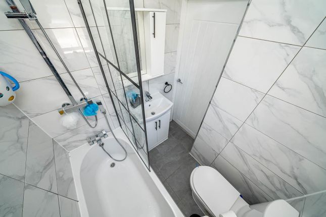 Webbs Estate Agents-22.Jpg