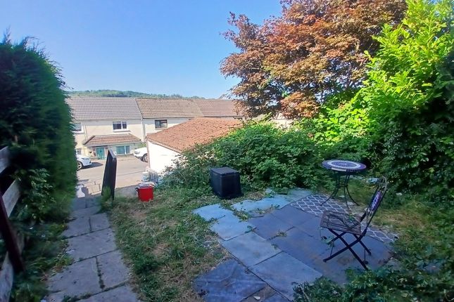 8, Crown Walk, Caerphilly photo 2