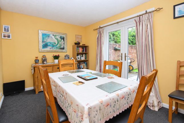 4, Honey Close, Norwich photo 4