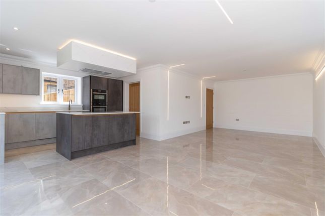 Valley View, Mill Lane, Worthing photo 3