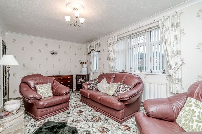 35 Mavis Drive, Chorley photo 2