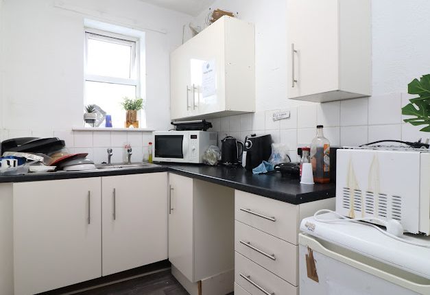 Shared accommodation to rent in Morris Road, Southampton