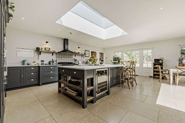 21, Dene Lane, Farnham photo 2