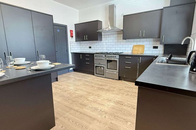 2-bed house on 11, Arthington View, Leeds, £3,800/mo