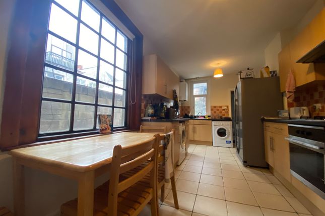 4-bed terraced on 1, Pearson Street, Cardiff, £2,100/mo