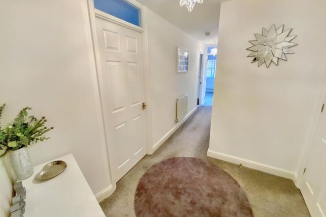 5 Sturmer Court, West Malling photo 4