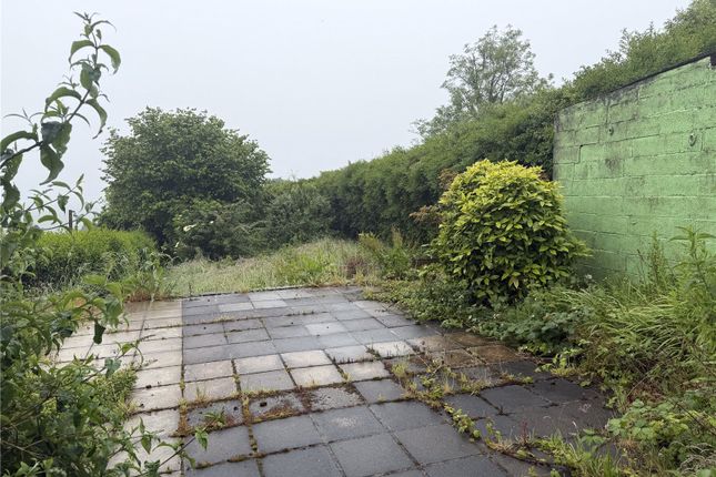 23, Heol Y Banc, Llanelli photo 3