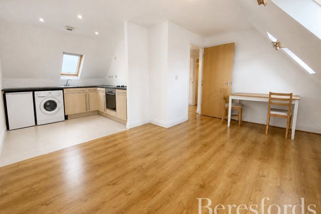 24, Haslers Place, Dunmow photo 3