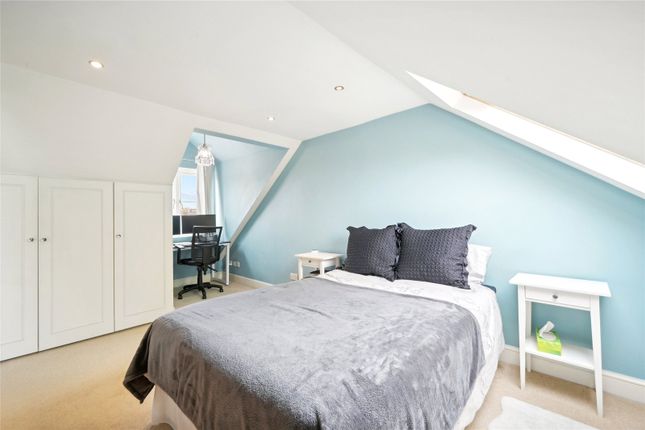 Terraced house for sale in Gainsborough Road, London