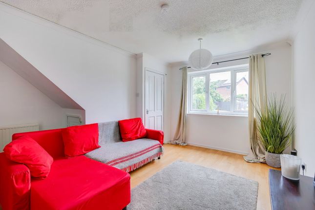 82, Woodlawn Way, Cardiff photo 4