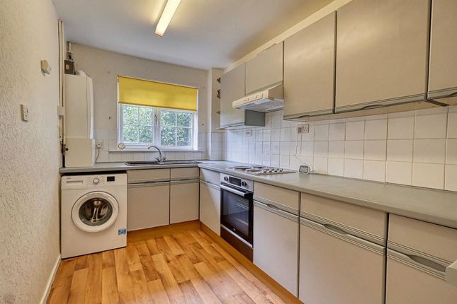 12, Revesby Court, Scunthorpe photo 3