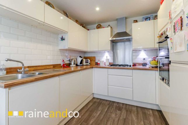 Terraced house to rent in Mount Pleasant Lane, Hatfield
