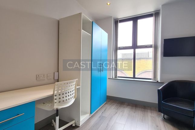 Flat 4, Room 2, Dundas Works, Huddersfield photo 4