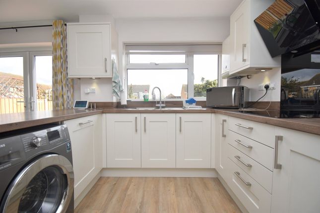 2 Kent Close, St. Ives photo 2
