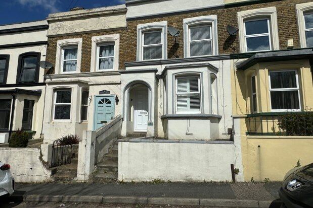 Terraced house to rent in Terrace Road, Sittingbourne