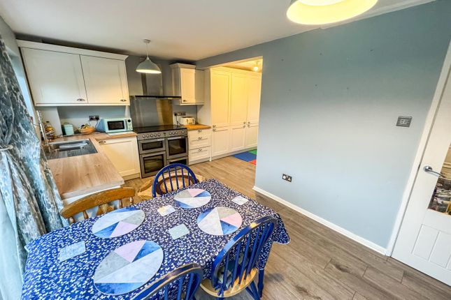 16, Lingfield Walk, Corby photo 2